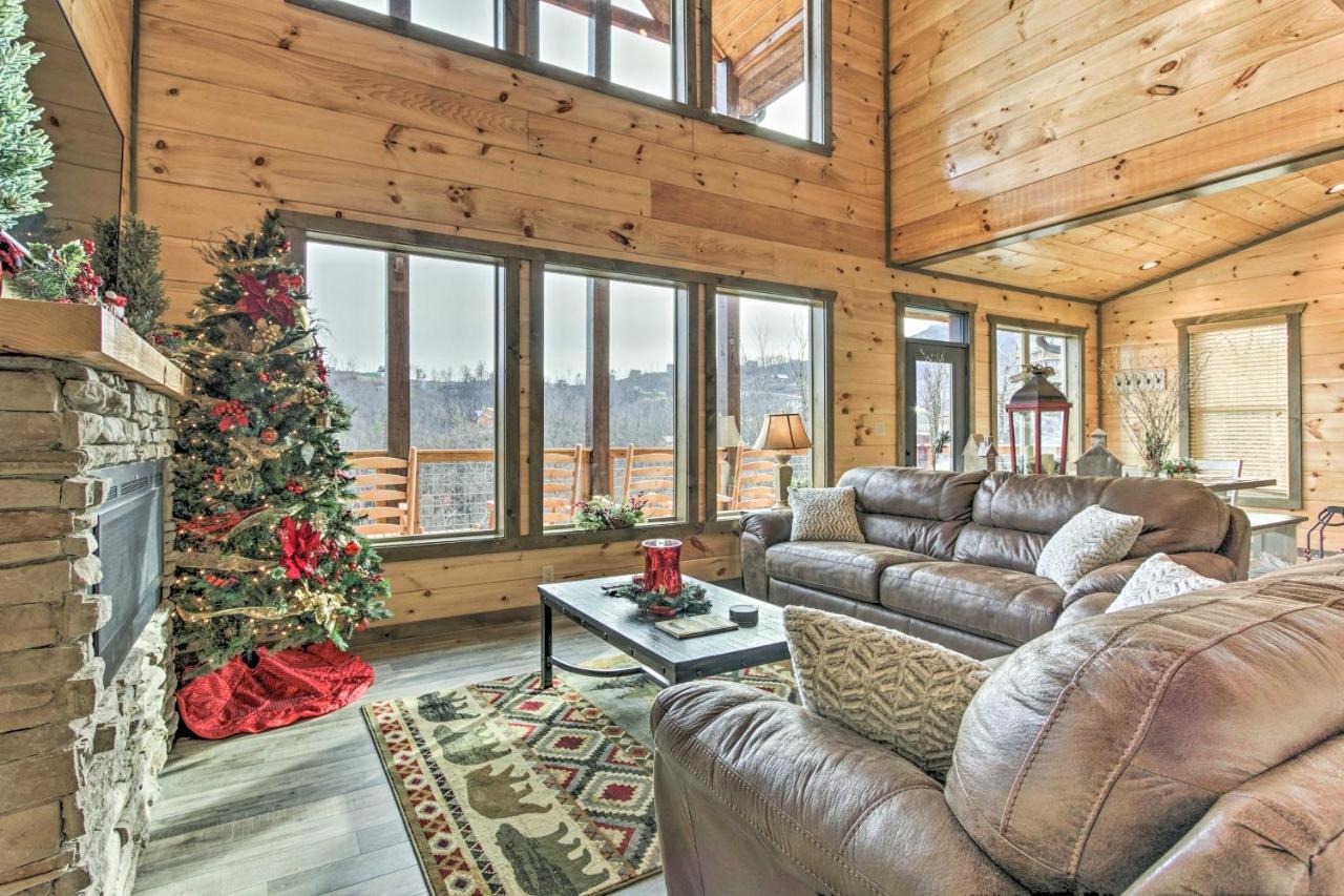 Smoky Mountain Hideaway With Hot Tub, Deck And Views! Villa Gatlinburg Exterior photo