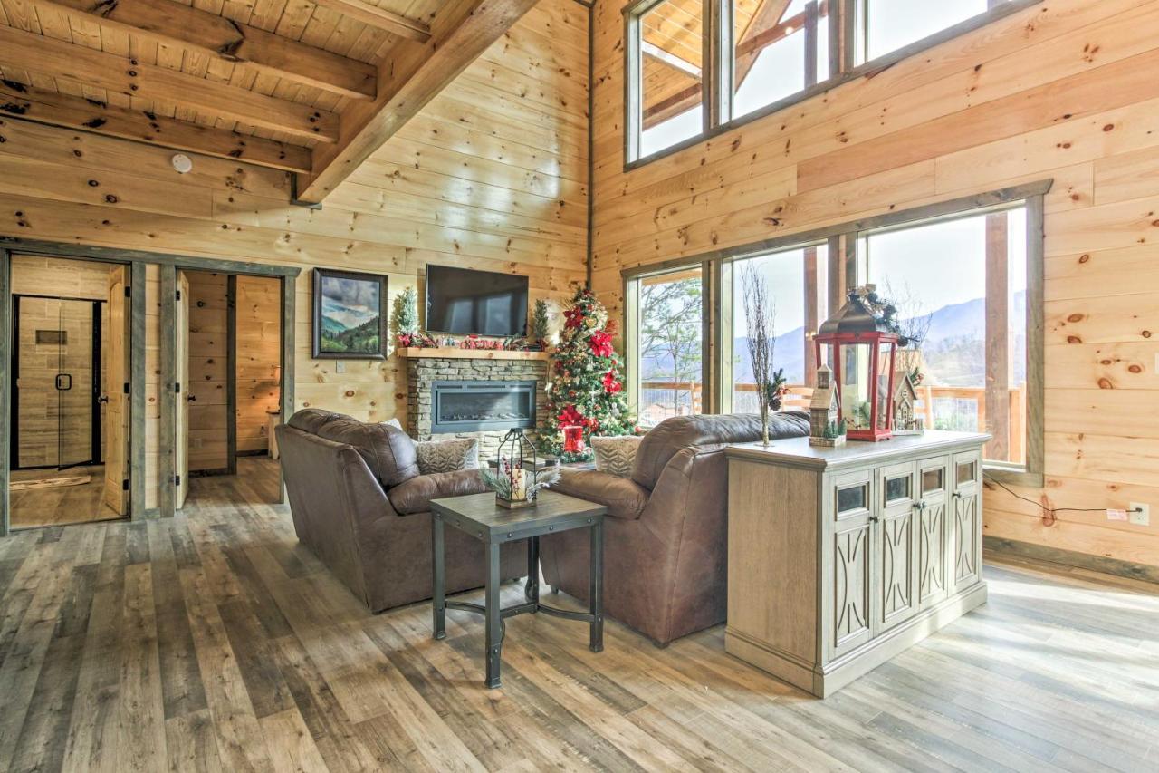 Smoky Mountain Hideaway With Hot Tub, Deck And Views! Villa Gatlinburg Exterior photo
