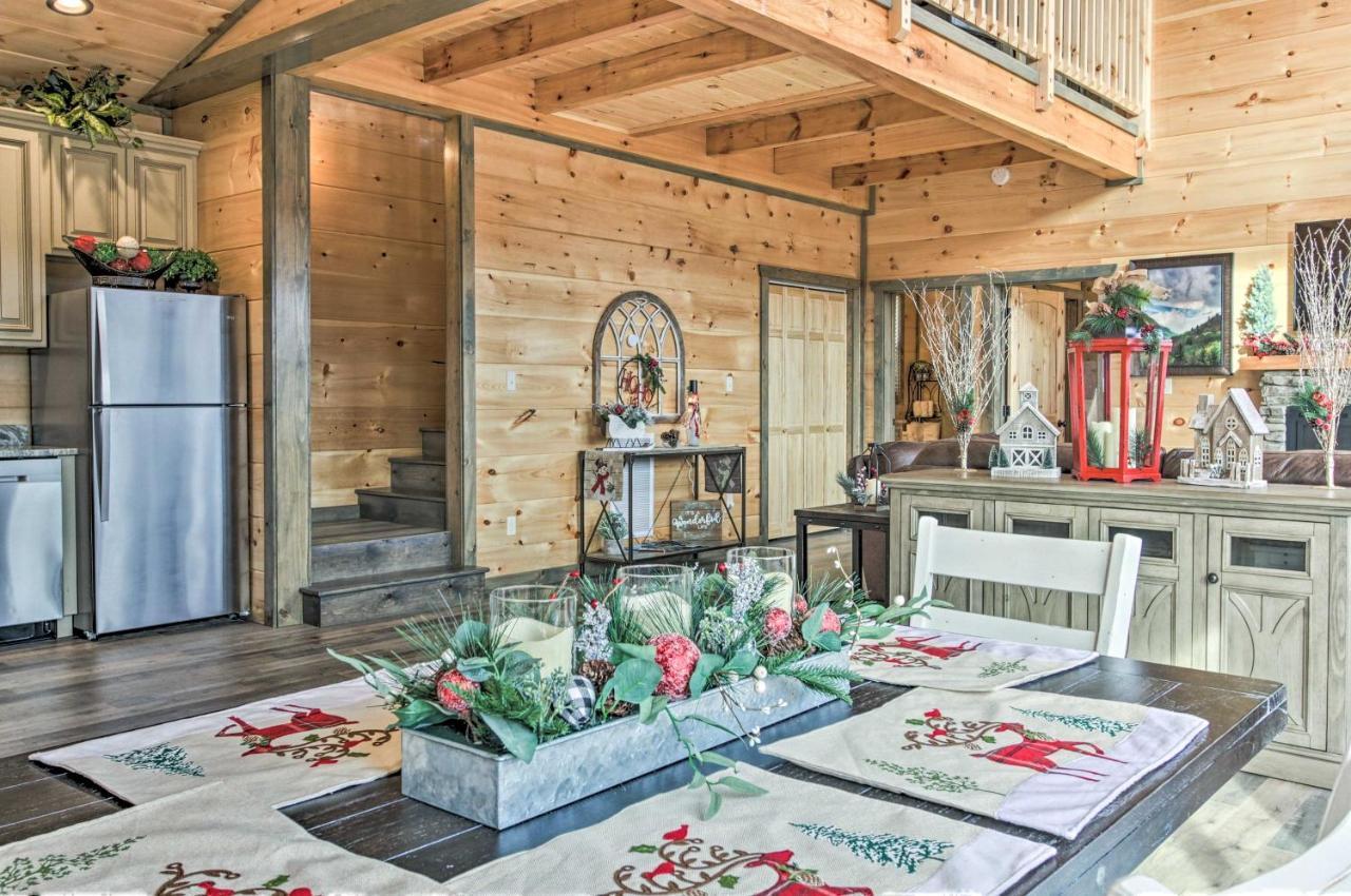 Smoky Mountain Hideaway With Hot Tub, Deck And Views! Villa Gatlinburg Exterior photo